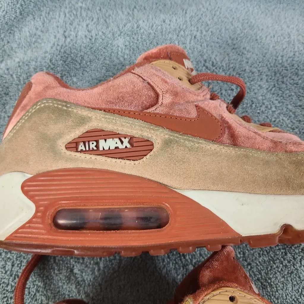 Size 8.5 - Nike Air Max 90 LX Dusty‎ Peach - Image 8