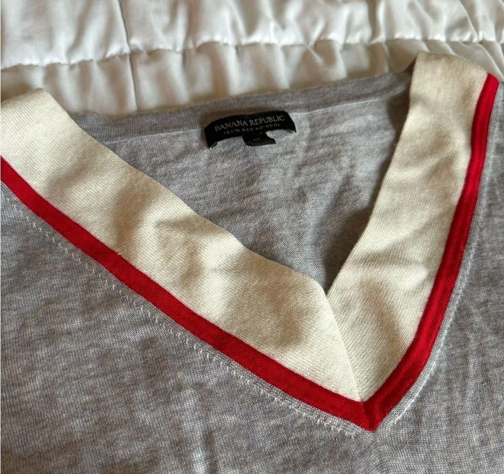 NWOT Banana Republic 100% Merino Wool Varsity Sweater in Medium - Image 2