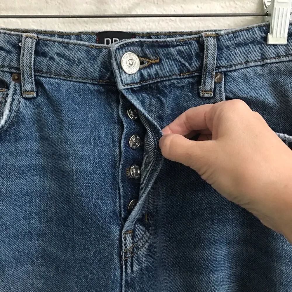 Urban Outfitters BDG slim straight distressed denim jeans 29 - Image 3