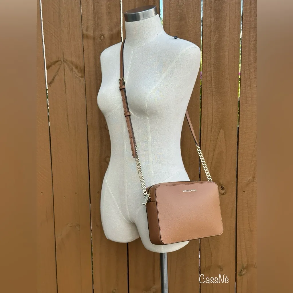 Michael Kors Jet Set Large Saffiano Leather Crossbody Bag - Image 8