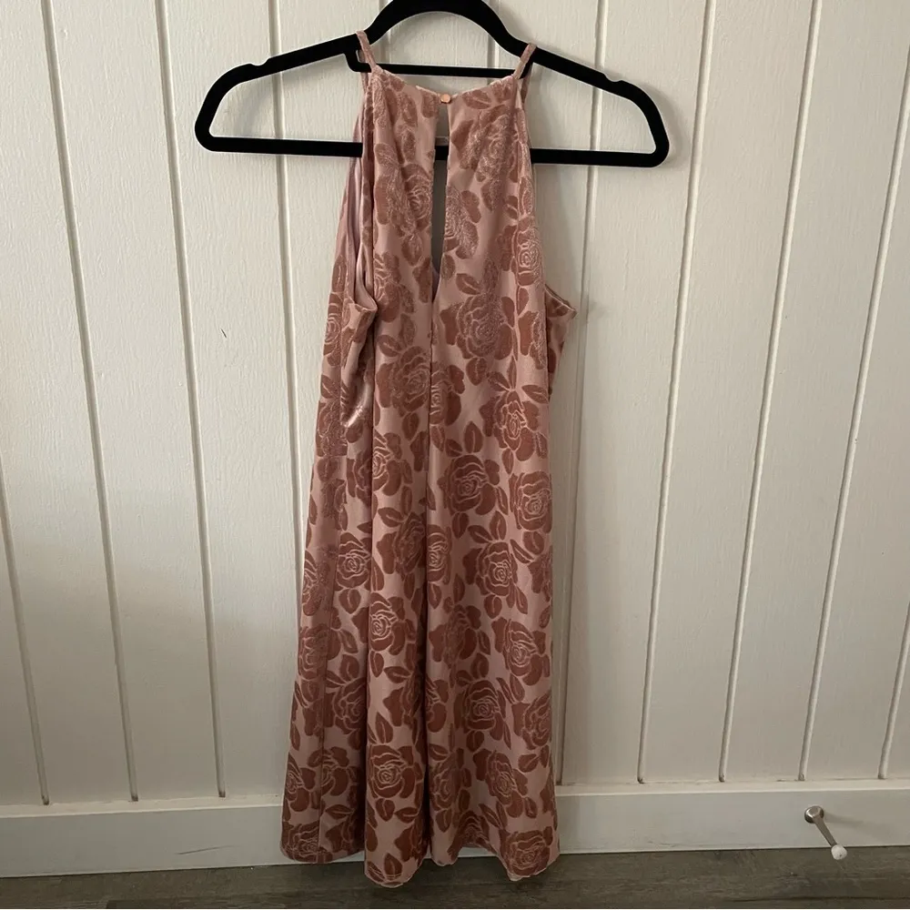 Candie’s NWT Pink Velvet Rose Mini Sleeveless Printed Flowy Dress - Image 6