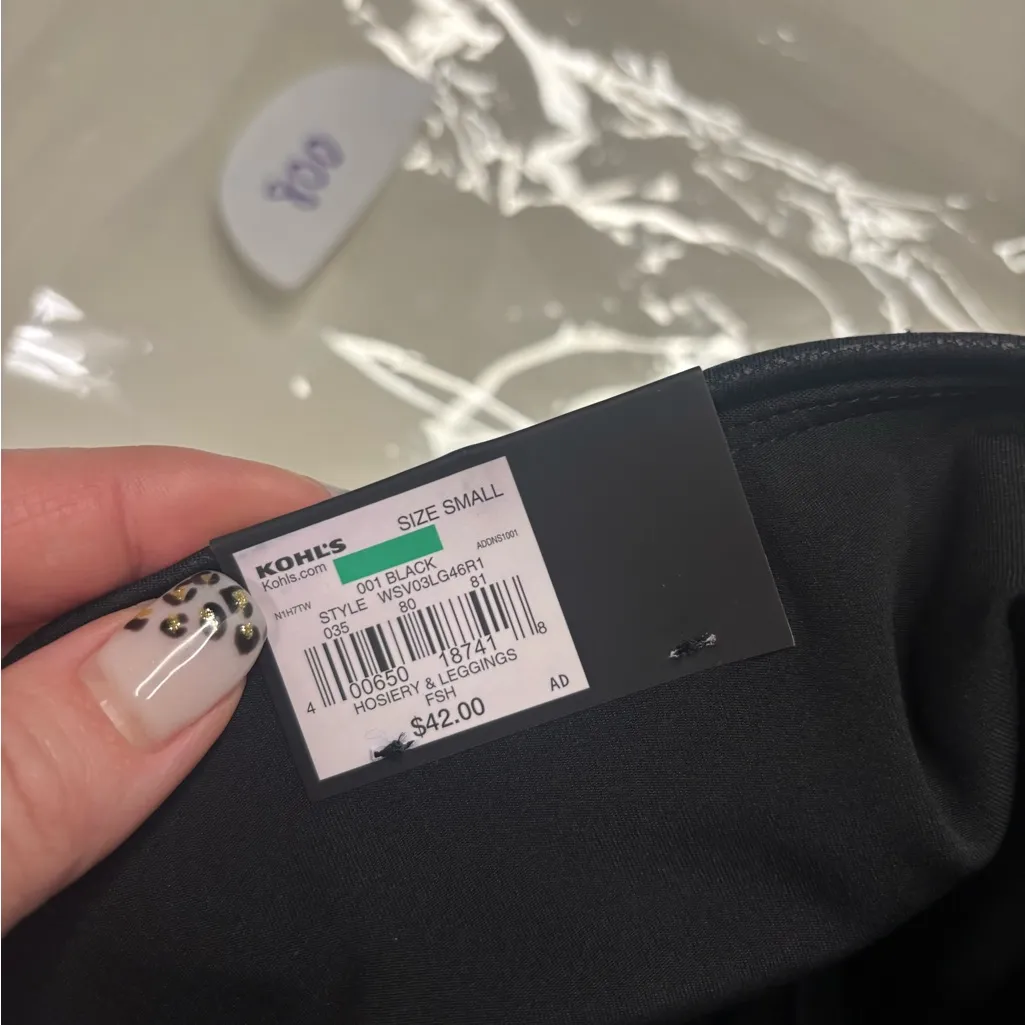 Simply Vera Wang Black Faux Leather High Rise Shaping Leggings Size Small New - Image 9