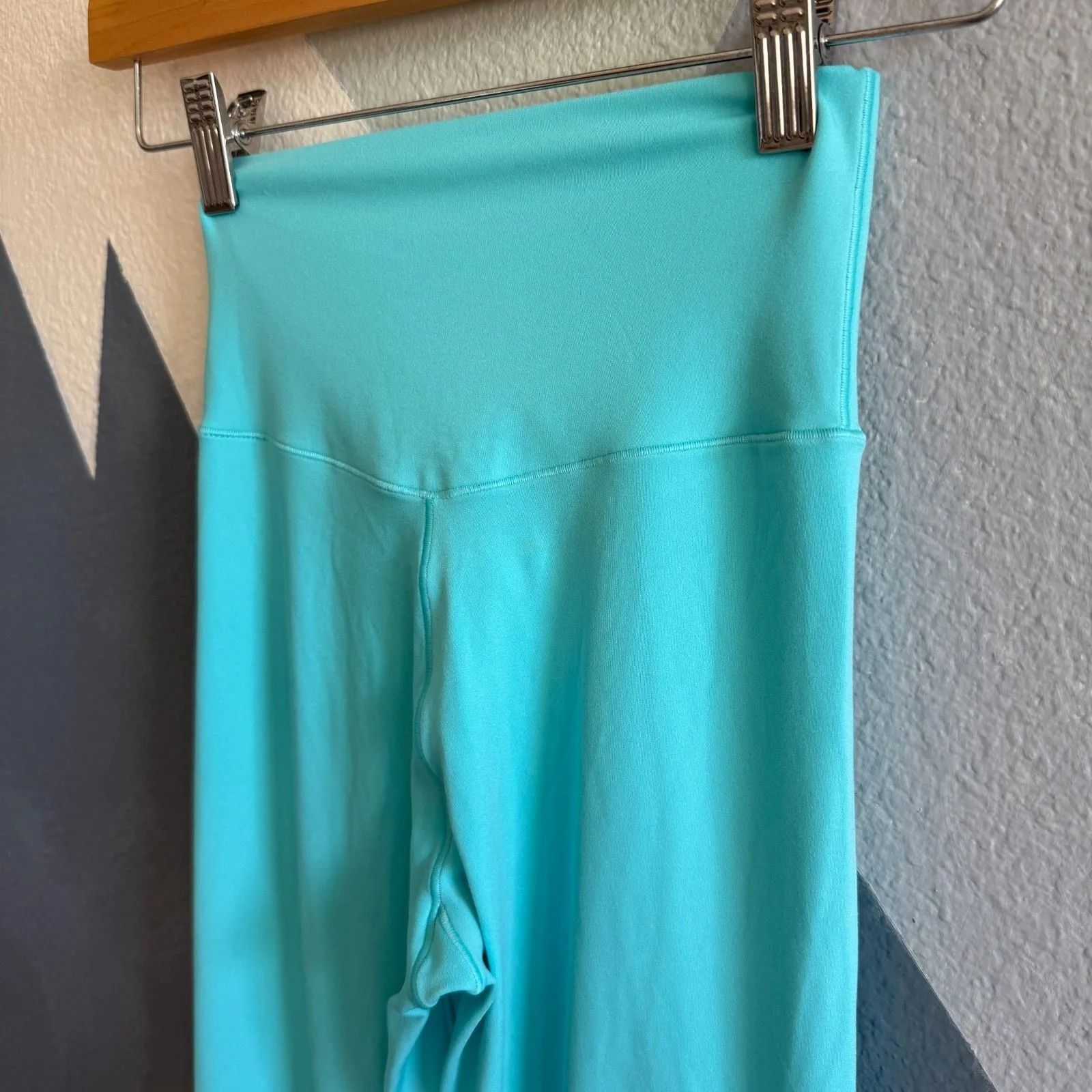 OFFLINE By Aerie Real Me High Waisted Crossover Flare Legging Size Small - Image 6