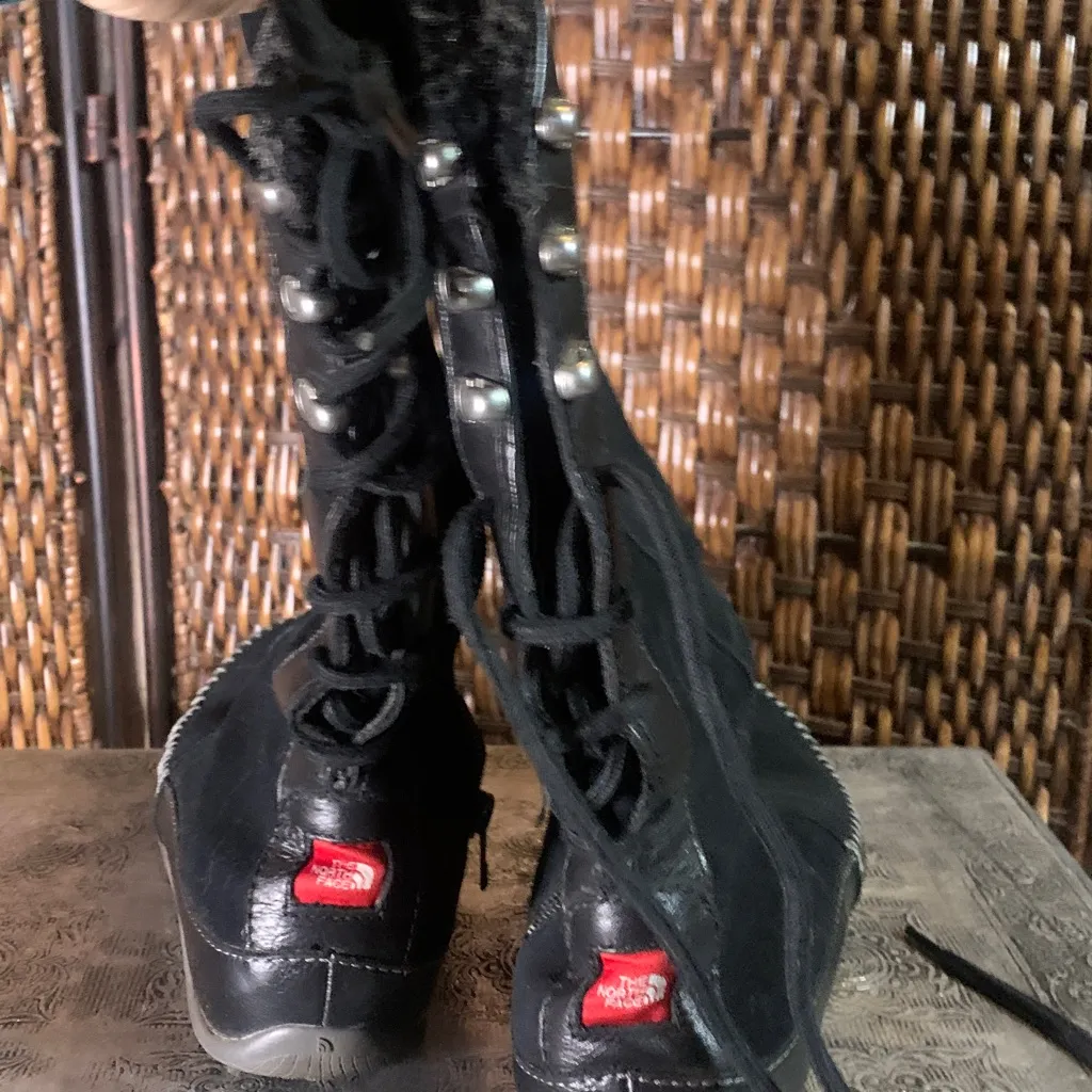 The North Face Black Suede Boots Size 6.5 - Image 2