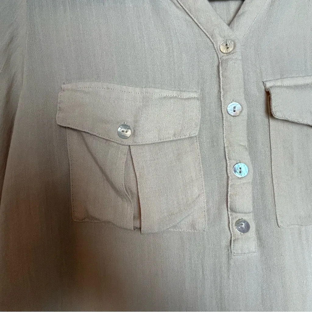 ⭐️Kori beige henley style button up blouse size medium - Image 3