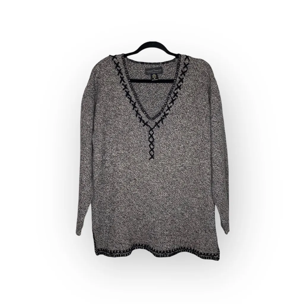 Vintage 90’s: Bloomingdale’s Y2K ᯾ Cozy Cashmere V Neck Knit Whipstitch Sweater Gray Size M - Image 13