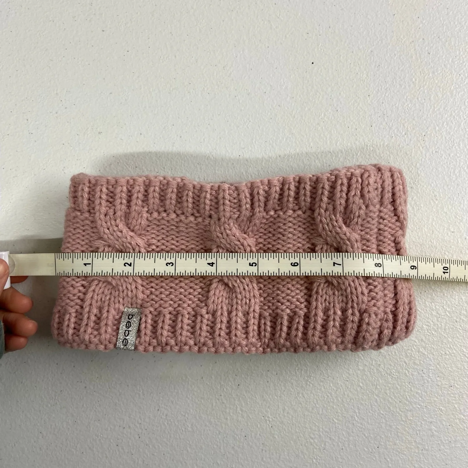 Bebe women's dusty pink faux fur lined crocheted cable knit ear muffs headband - Image 6