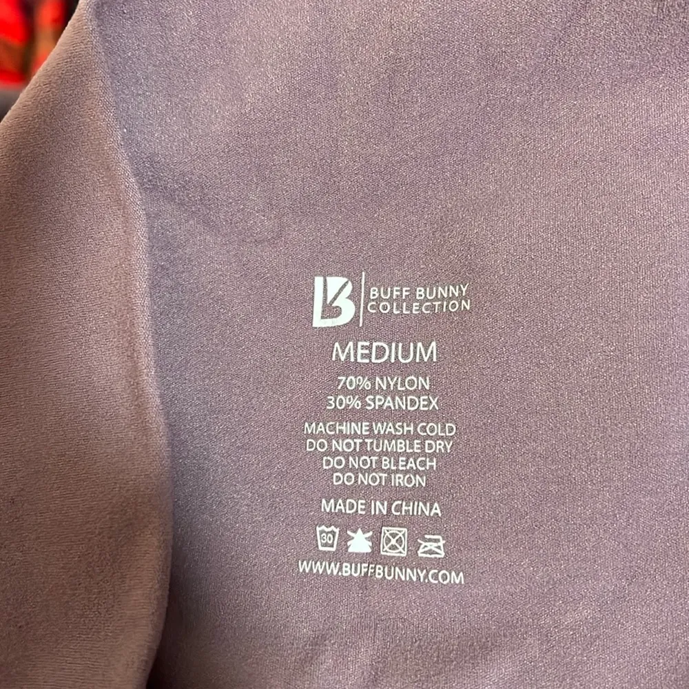 BuffBunny Cropped Leggings - Image 4