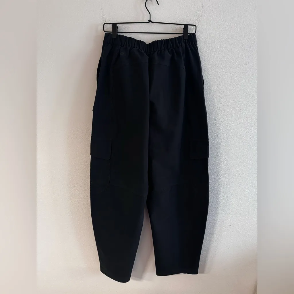 Lululemon Light Utilitech Cargo Pocket High Rise Pant 30 Black - Image 5