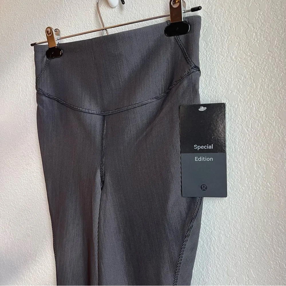 Lululemon Base Pace High-Rise Tight 25" *Two-Tone Ribbed
Black / Gull Grey - Image 11