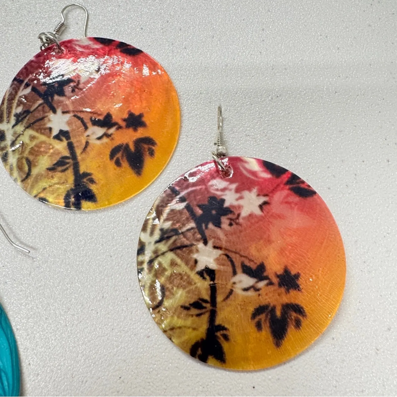 Art Glass Colorful Pierced Earrings Womens Artsy Pink - Image 3