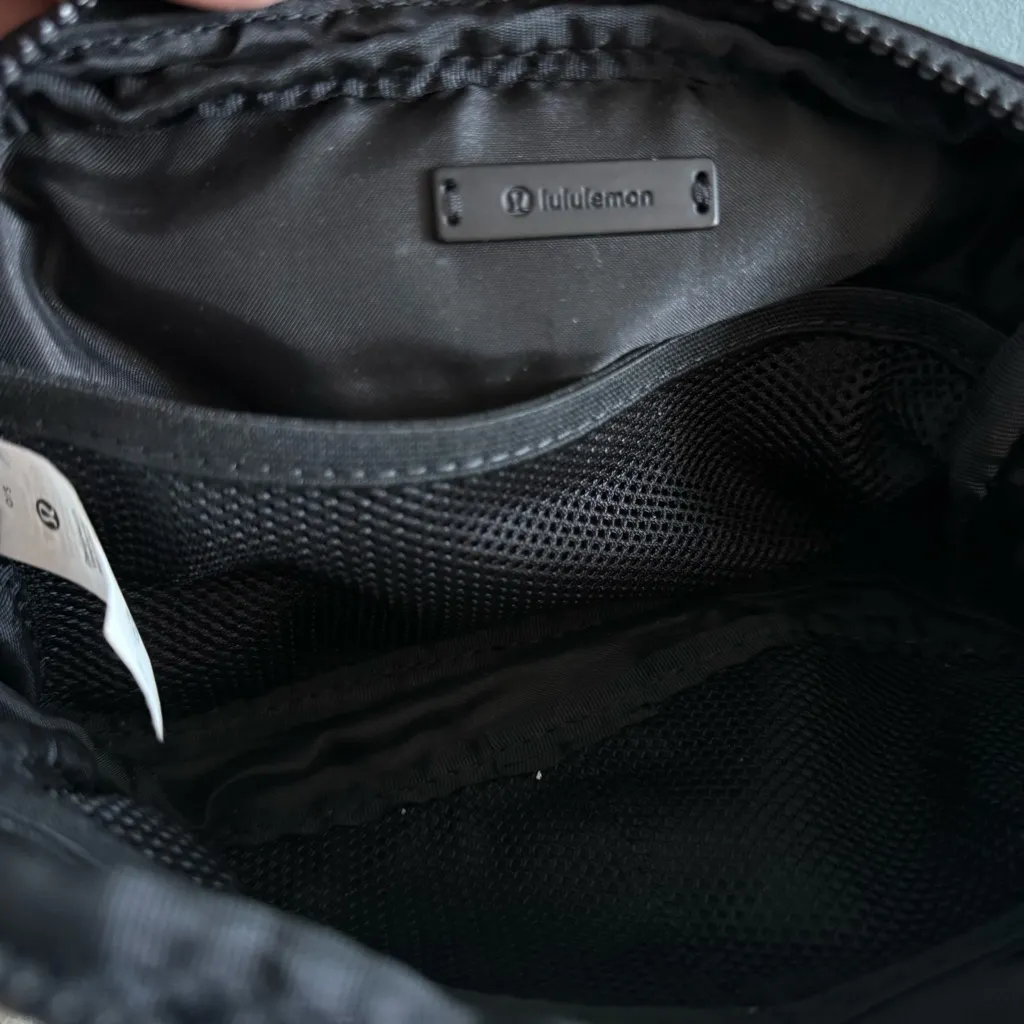 Lululemon Everywhere Black Nylon Belt Bag - Image 7