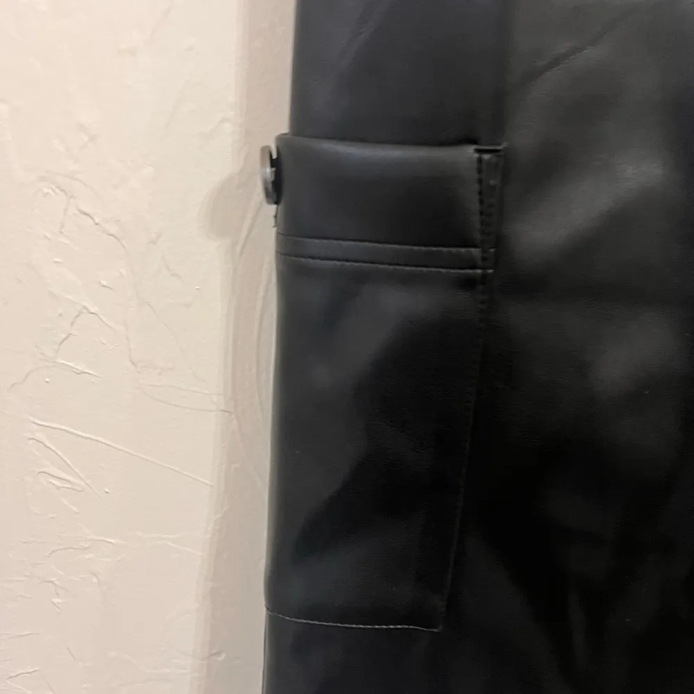 Avec Les Filles Anthropologie culotte faux leather black shorts size 4 - Image 4