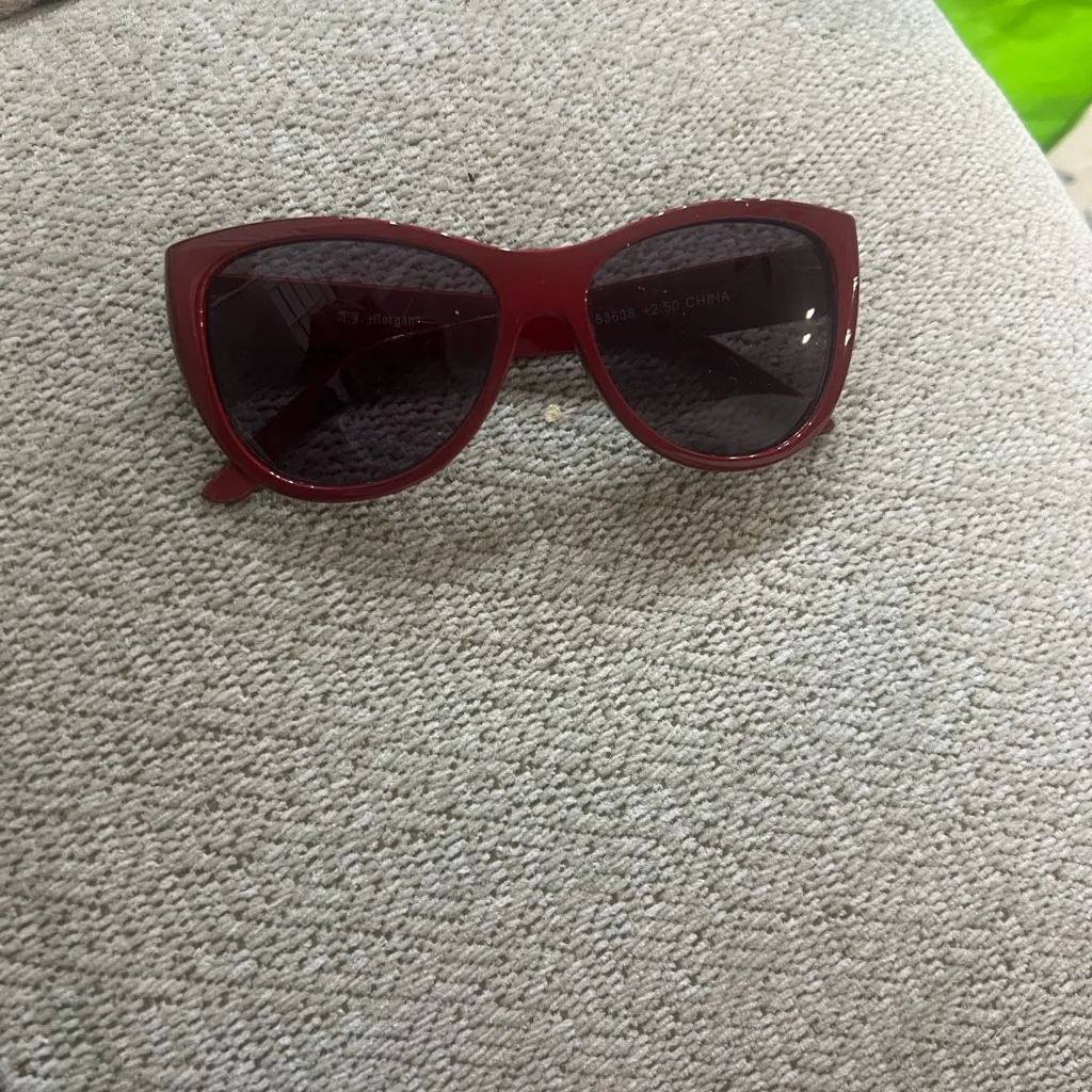 A.J. Morgan Bold Red Sunglasses - Image 7
