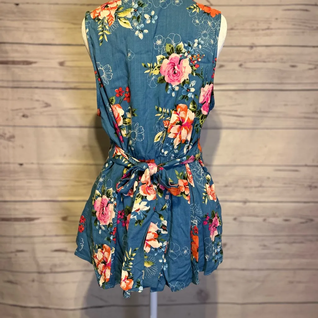 NWT Torrid Floral Button-Front Sleeveless Blouse Size 00 (M/L) - Image 4