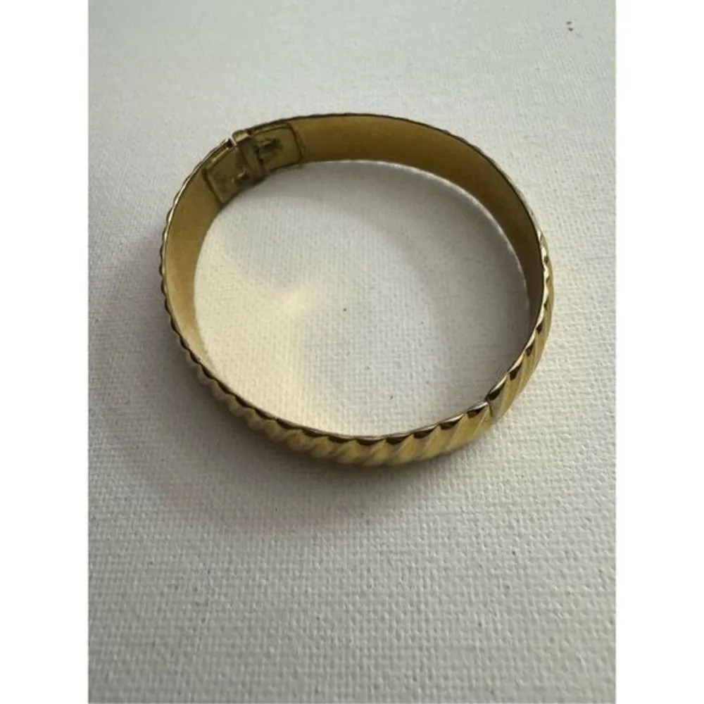 60's Vintage‎ Monet Womens Chunky Gold Tone Hinged Embossed Cuff Bangle Bracelet - Image 3