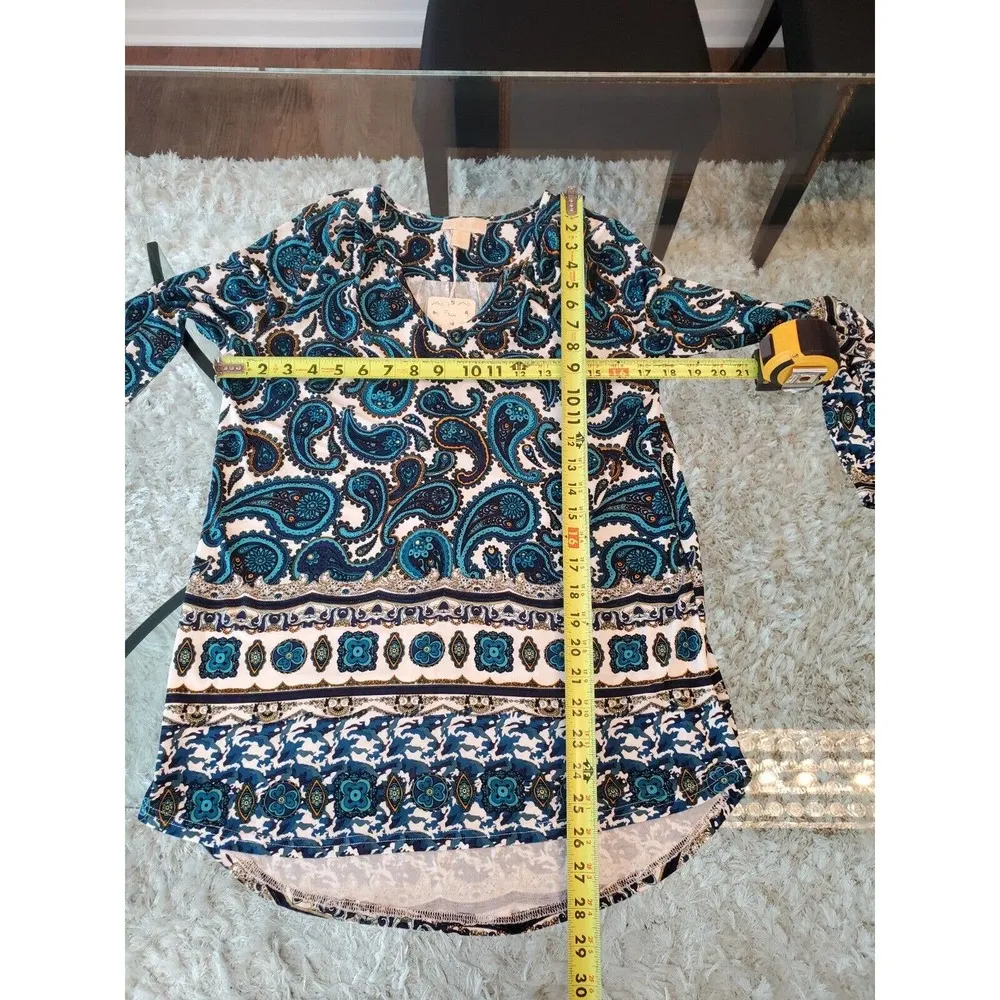 Lucy & Laurel Women's Blue Paisley Print Long Sleeve V Neck Top Blouse Medium - Image 13