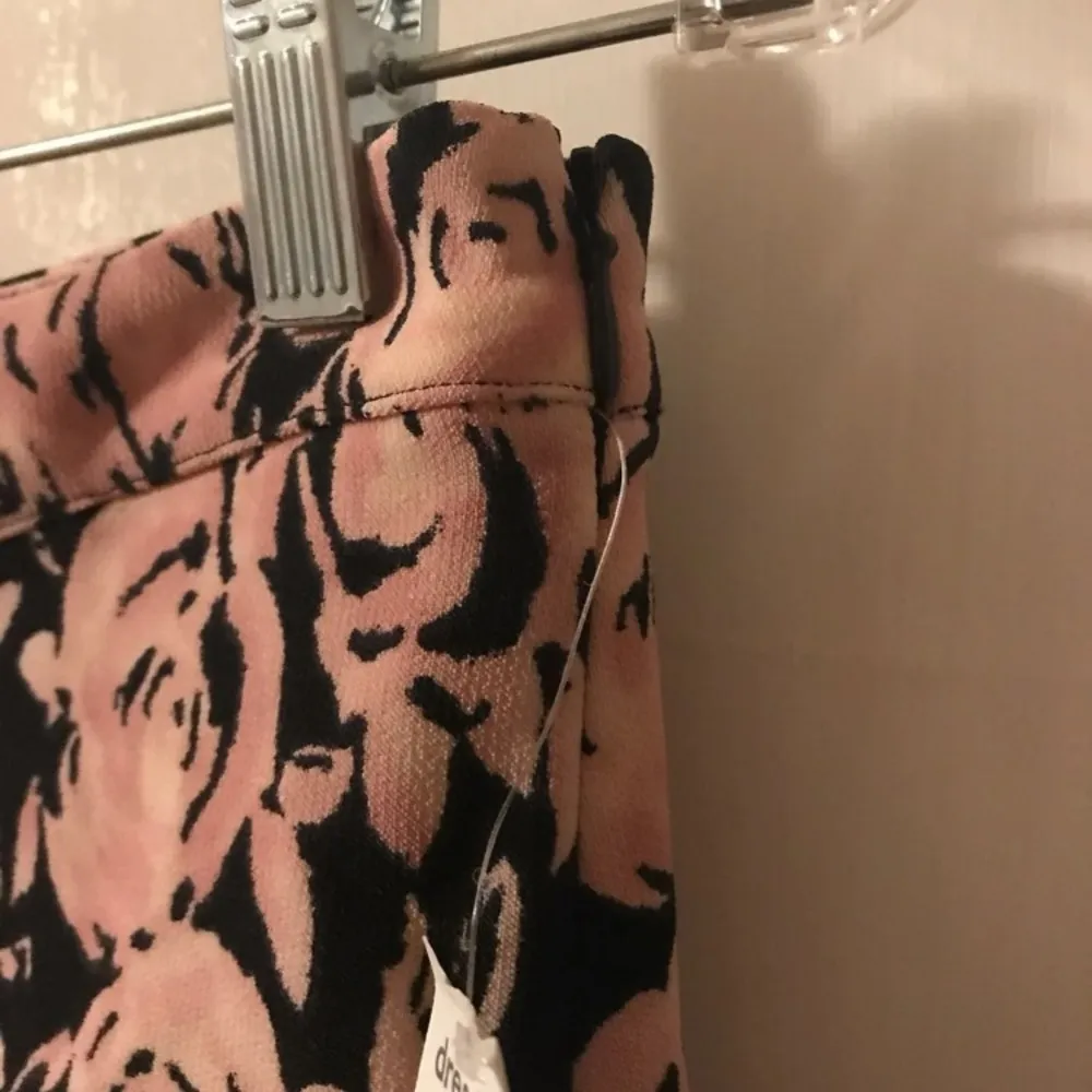 NWT Carmen Marc Valvo skirt - Image 3