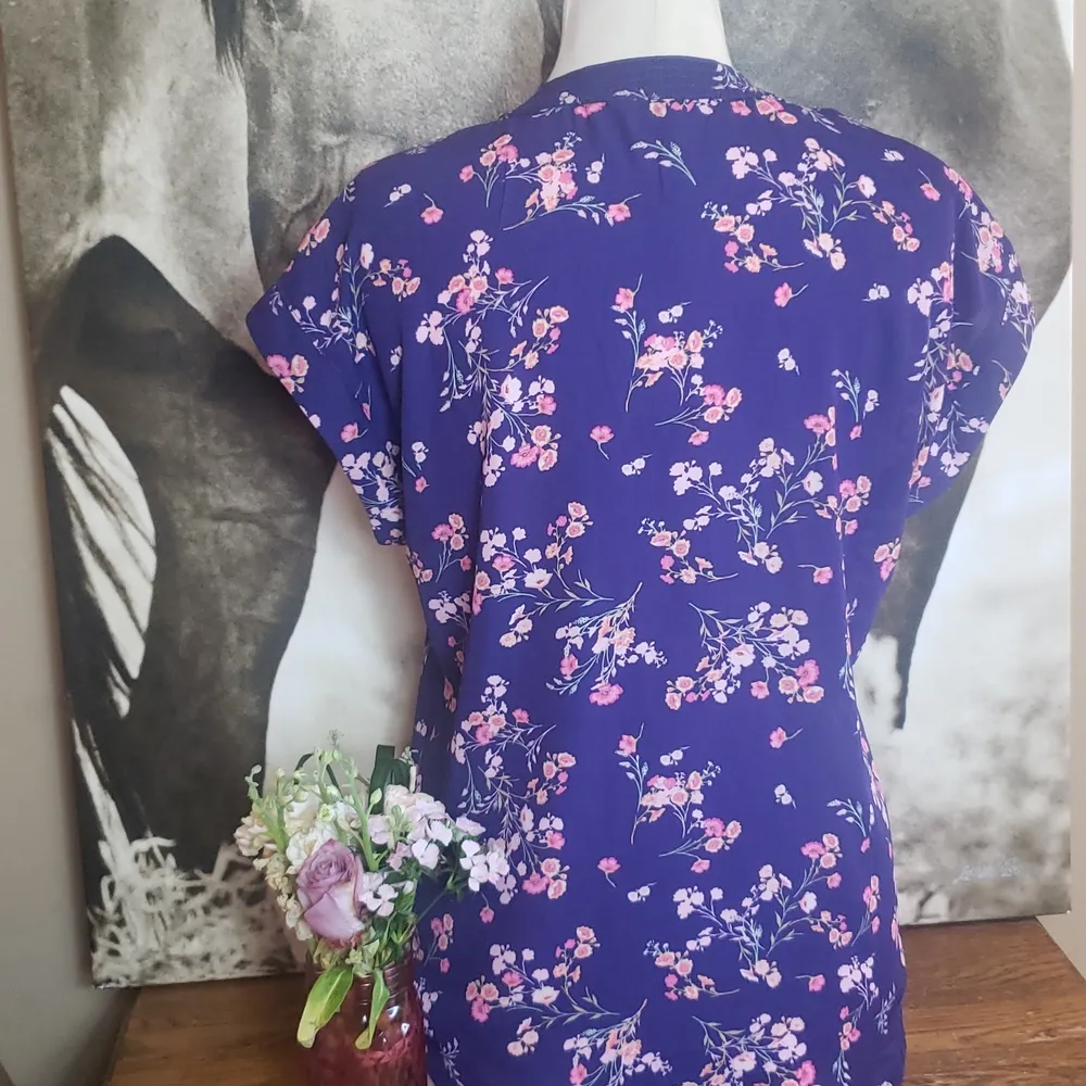 Cynthia Steffe purple ditsy blouse NWOT - Image 3