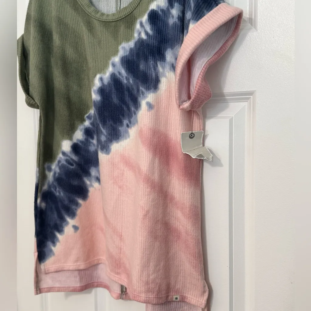 NWT Lucky Brand Textured Blue Green Pink Tie Dye Cuffed Short Sleeve Top Medium - Image 3
