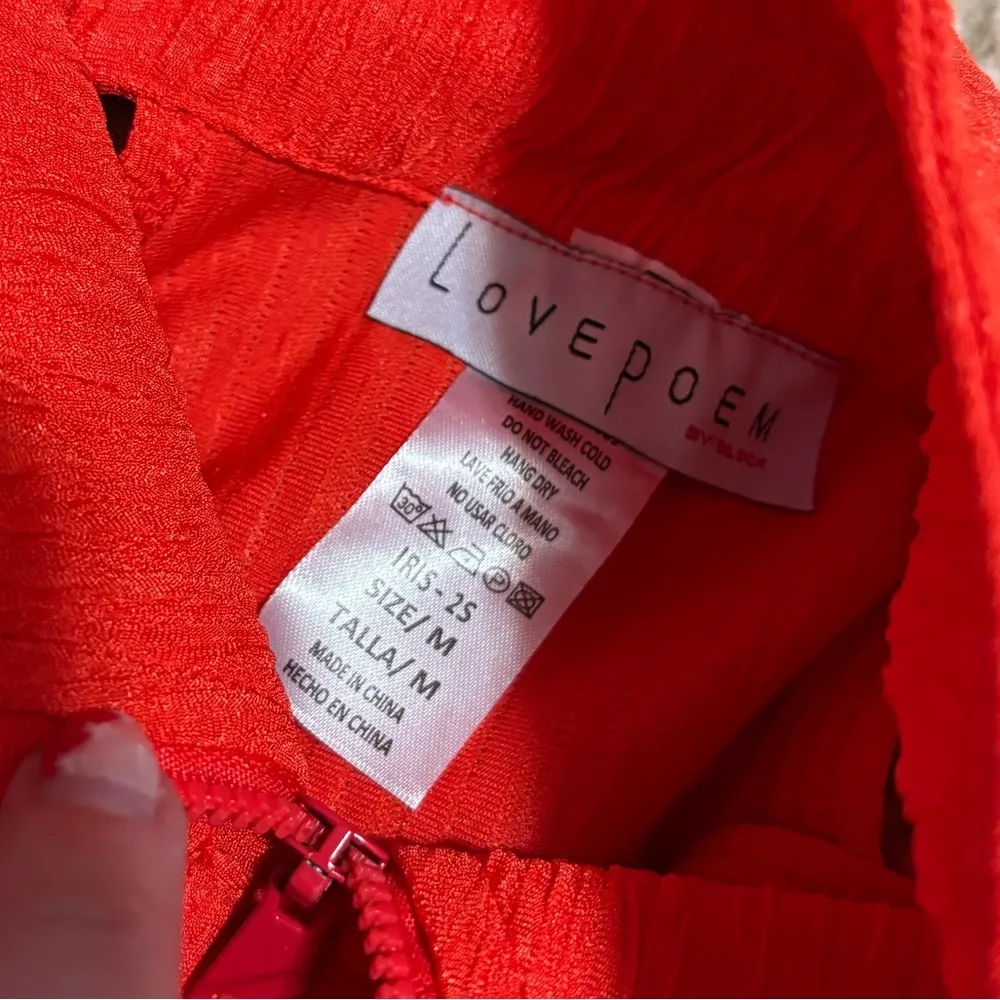 NWOT Red Sleeveless Zip Tank Top - Image 4