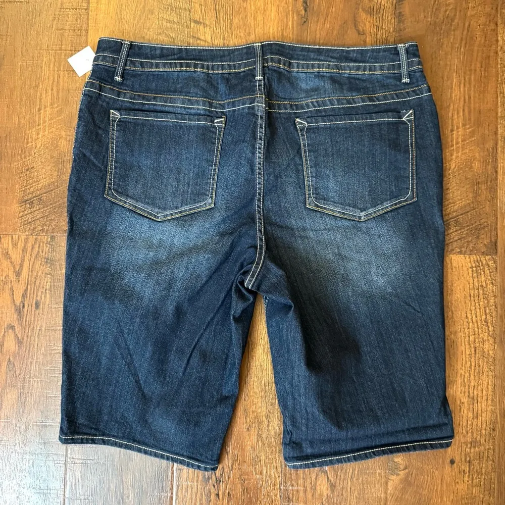 FAMOUS GAZOZ knee length denim short, plus size 18, NWT - Image 2