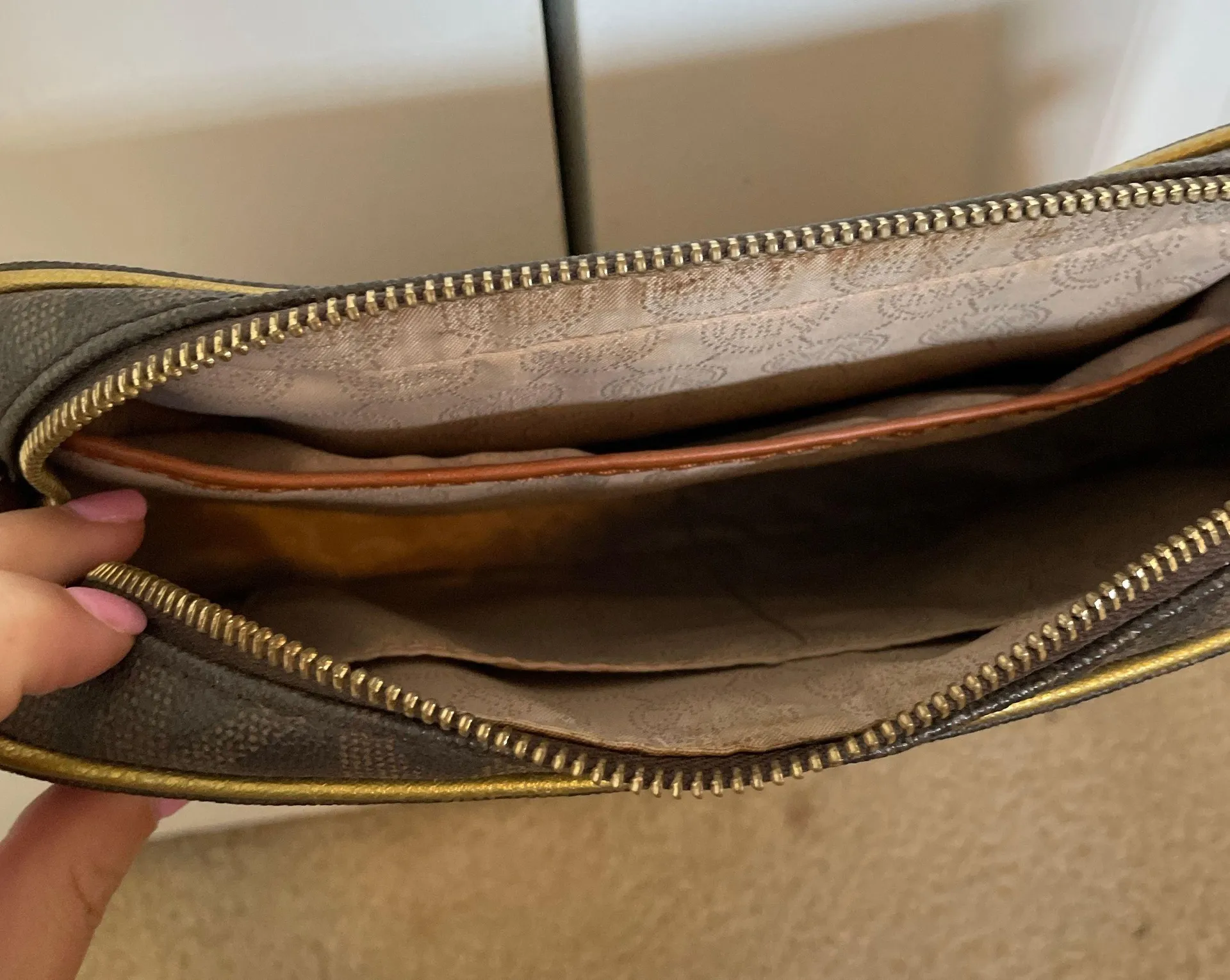 Michael Kors Crossbody Handbag - Image 3