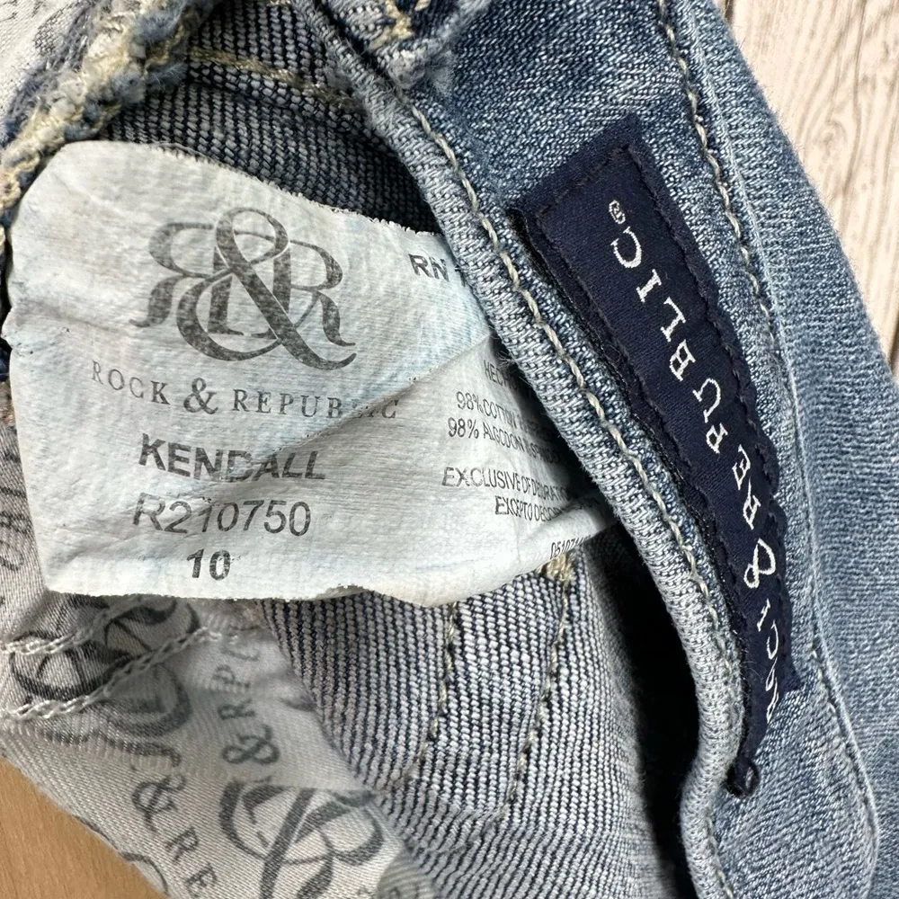 Rock & Republic Jeans Women’s Size 10 Blue Kendall Capri Cropped - Image 4