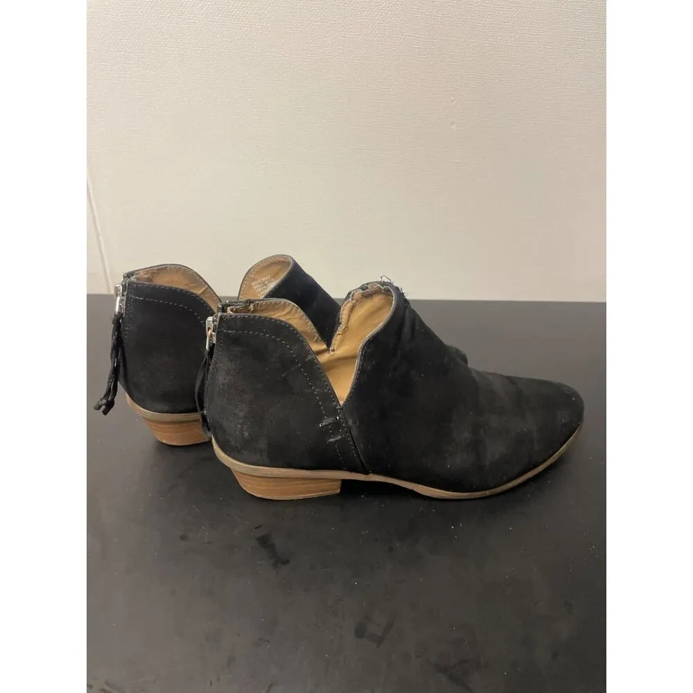 Reaction Kenneth Cole Women's Black Suede Booties Size 6.5 SKU 2083 - Image 3