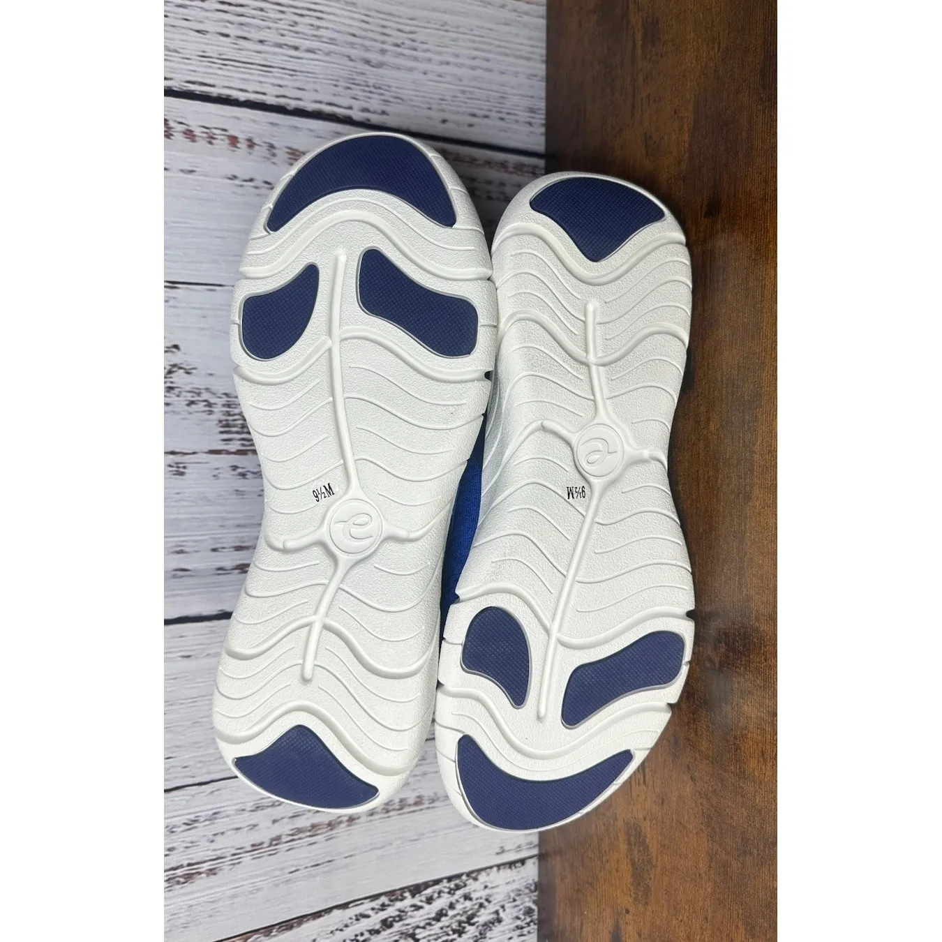 Easy Spirit Flower Running Sneaker Women's 9.5Blue White Casual Athletic Shoes - Image 6