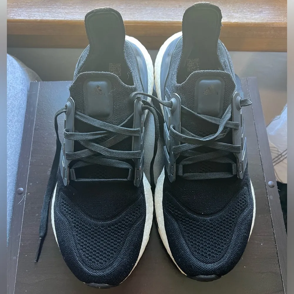 Adidas Black Ultraboost Size 8 - Image 2