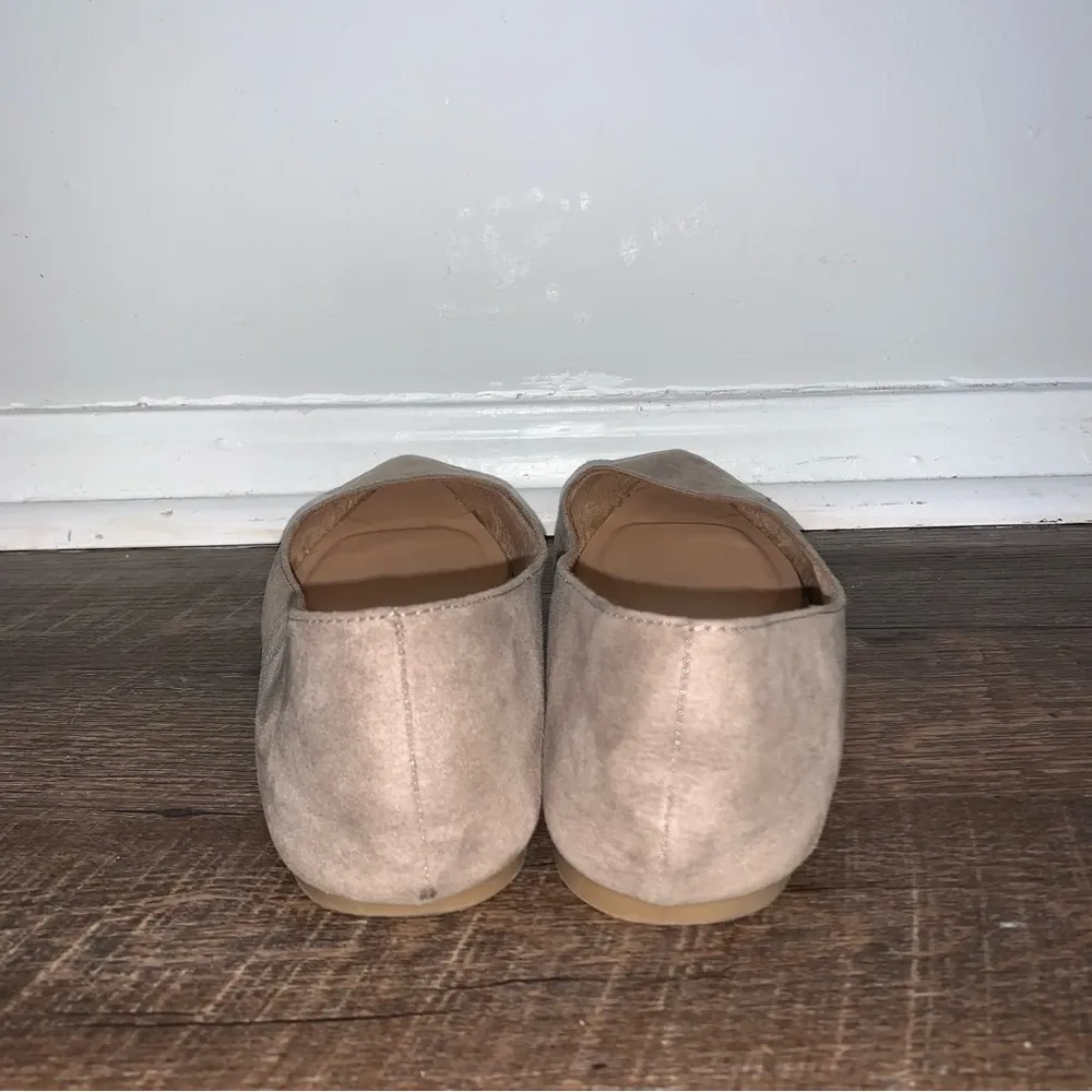 Old Navy Size 10 Flat Shoes - Image 3