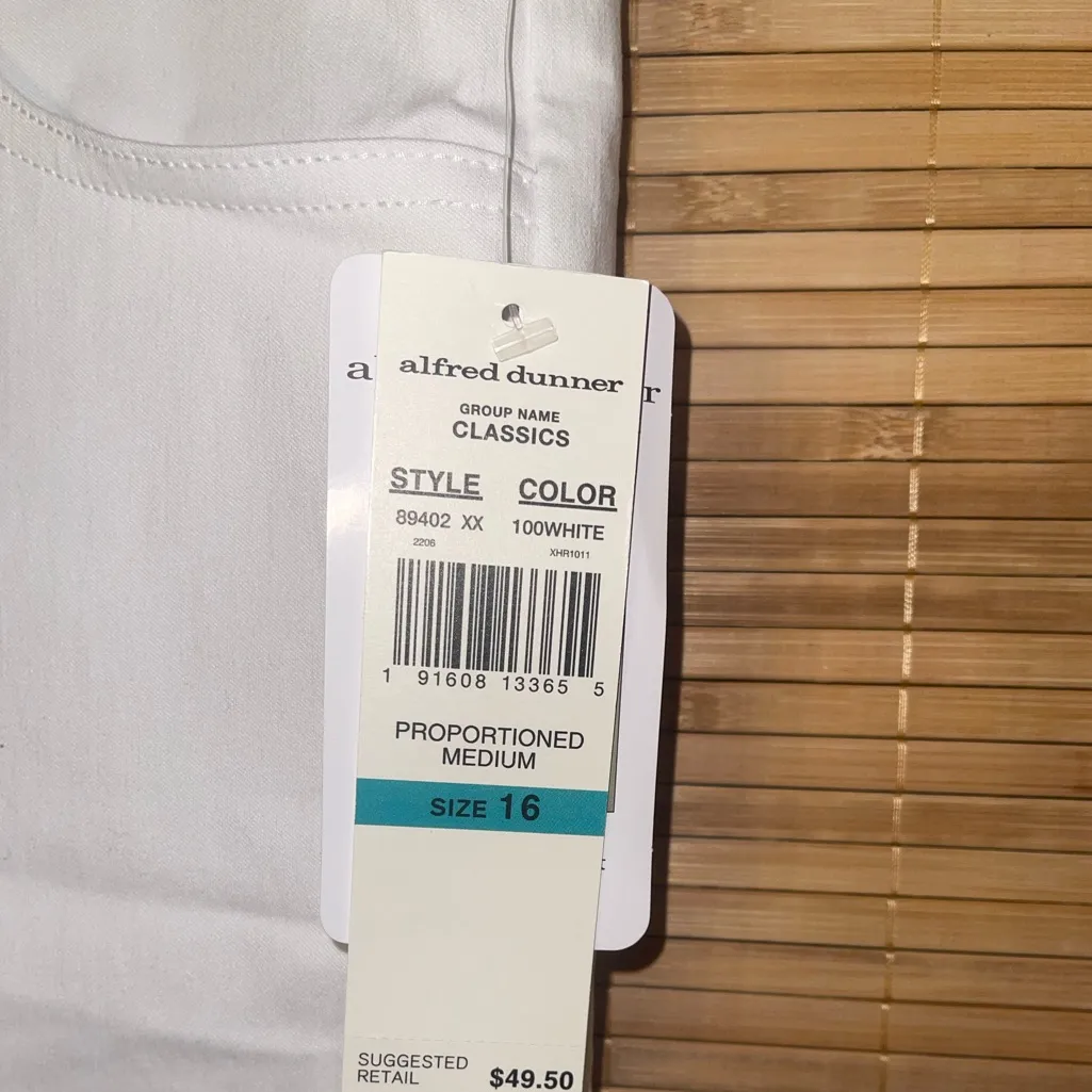Alfred Dunner white pants Allure slacks slimming stretch woman’s size 16 NWT - Image 3