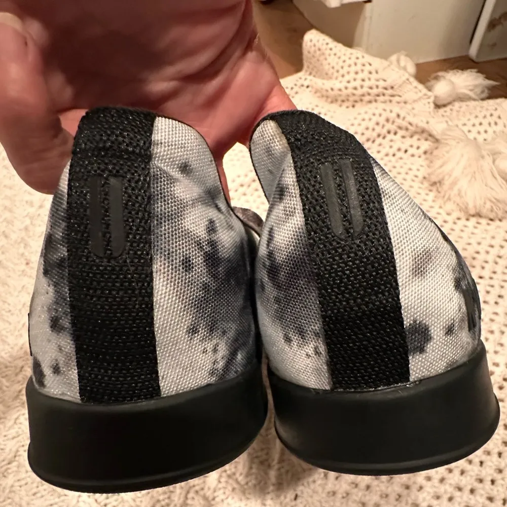 NWOB NOBULL INISEX WOMENS 7/5 MENS 10/5 Black and Gray Tie-Dye Sneakers - Image 10