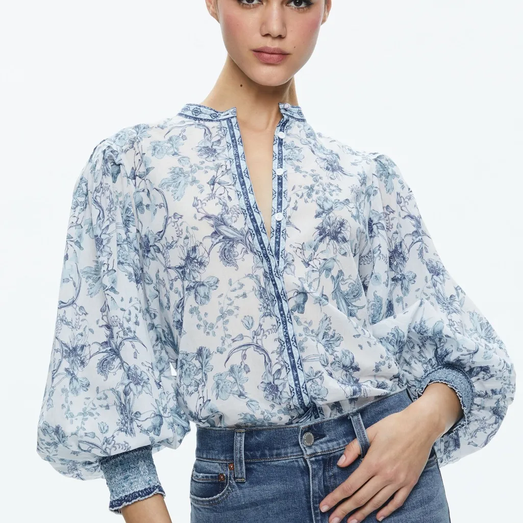 ALICE + OLIVIA APRIL PLEATED LUXURY OLD MONEY CLASSIC FEM BLOUSON SLEEVE TOP - Image 2