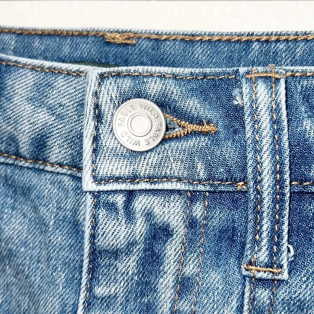 Wild Fable High Waisted Raw Hem Medium Wash Jeans Shorts - Image 5