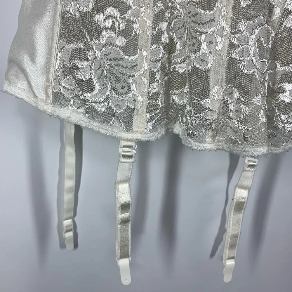 Carnival Style 437 Full Figure Tuxedo Torsolette Bra (White 40DD) there are no s White Size undefined - Image 4