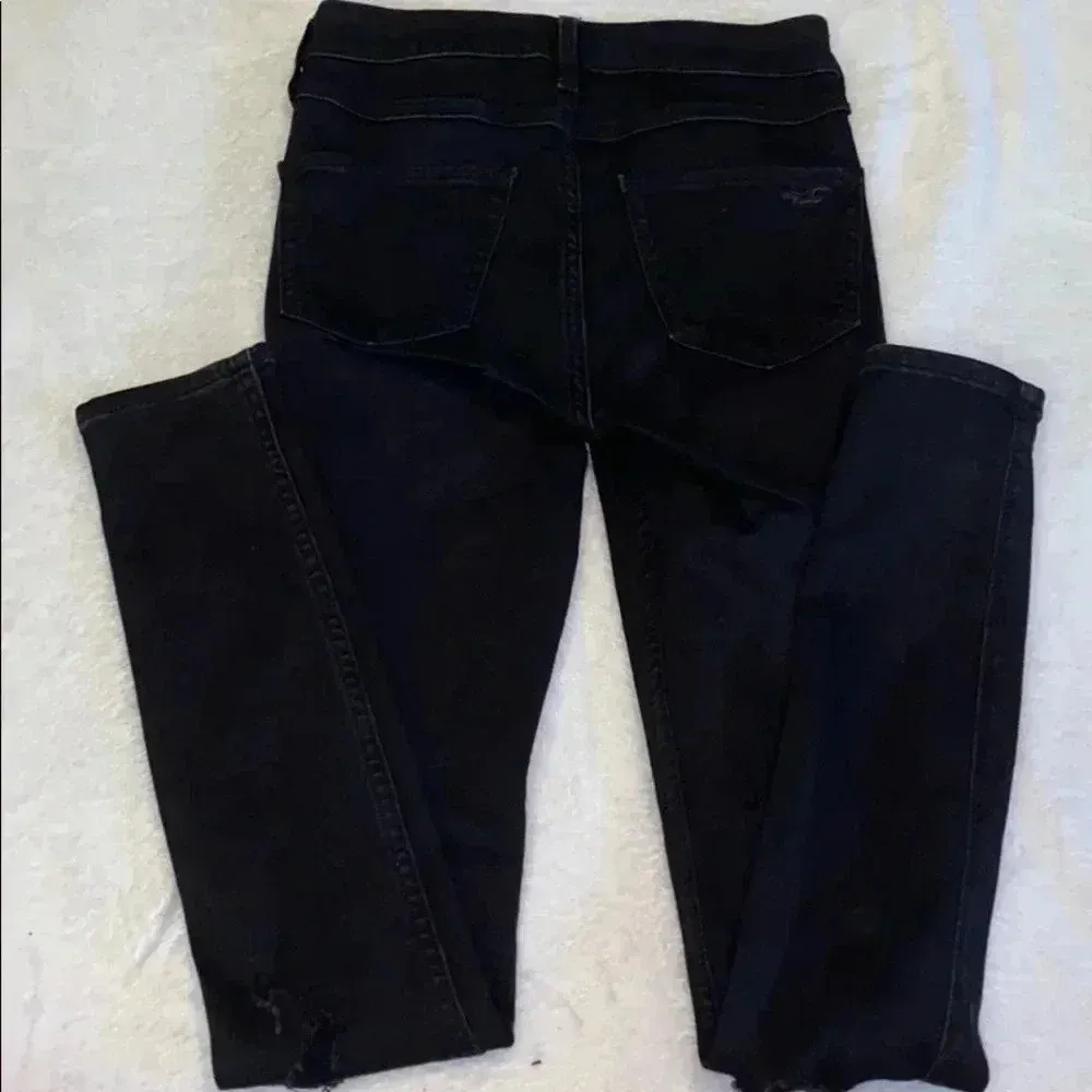 Hollister Ripped Jeans - Image 5