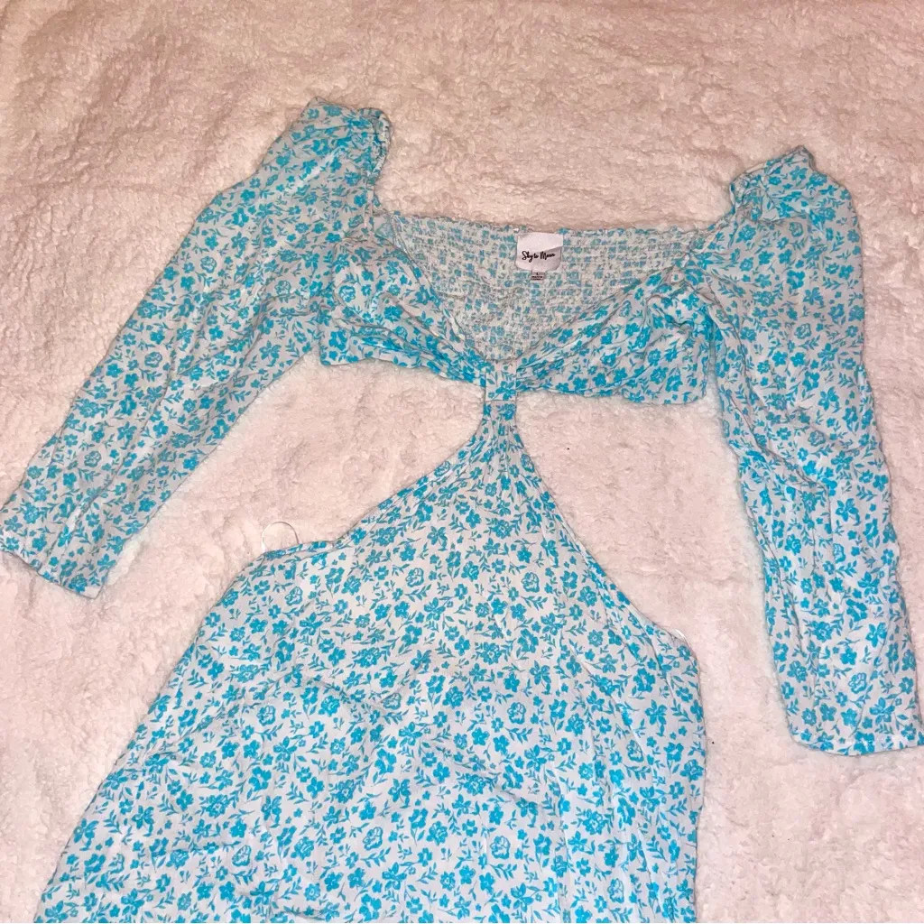 Isabelle’s Cabinet Floral Cut out Mini Dress size Large Blue - Image 8