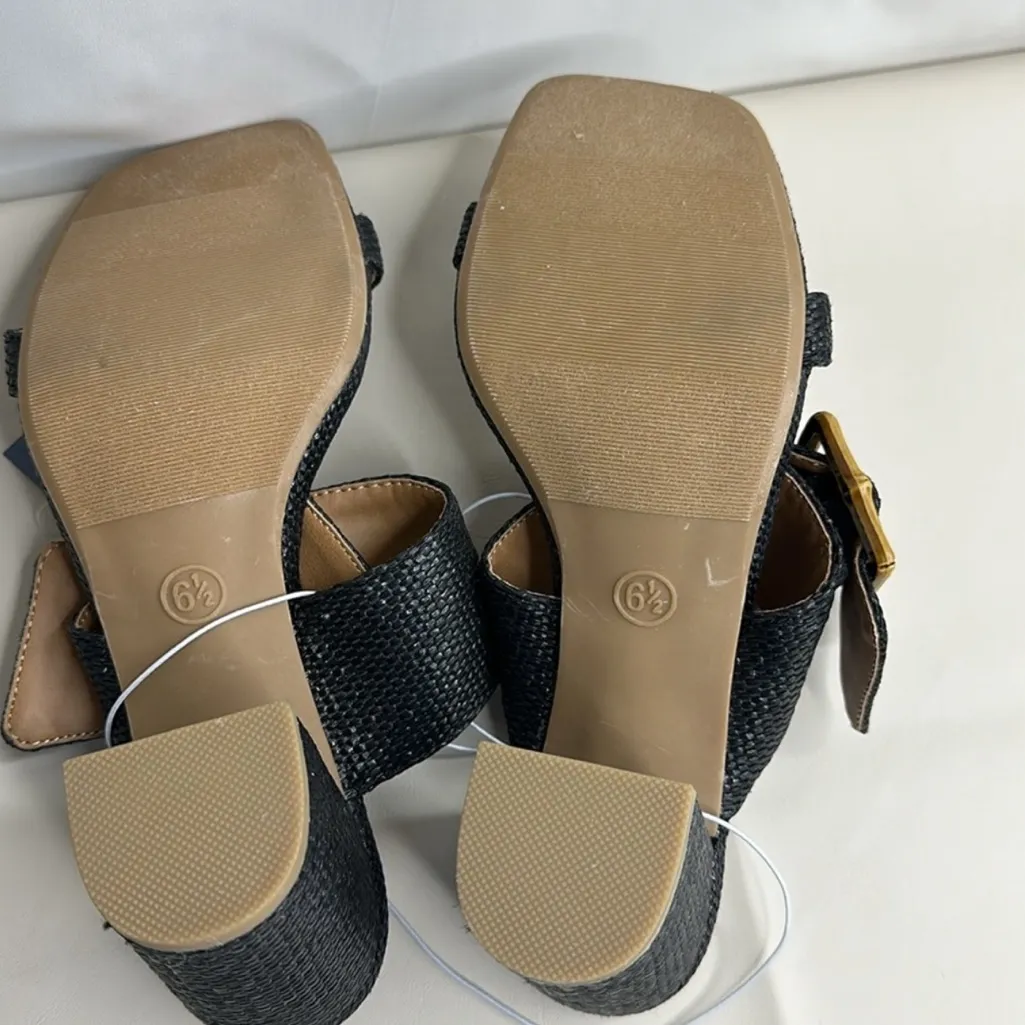 Universal Thread Black Block Heel Sandals with Gold Buckle - Image 4