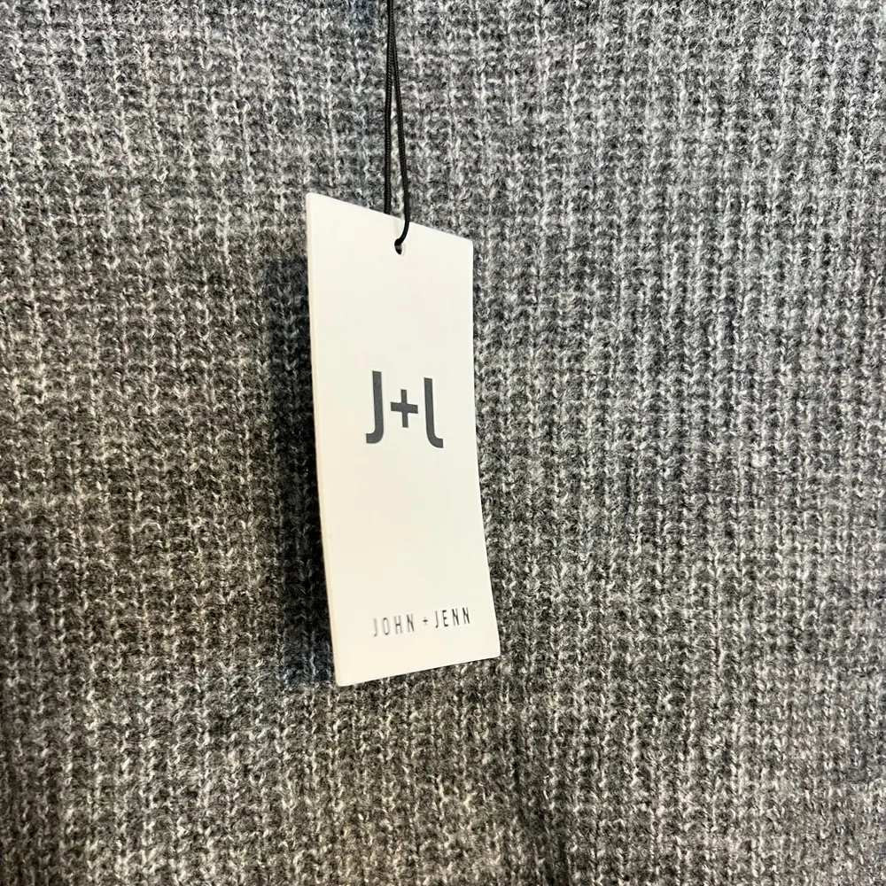 New with tags John+Jenn Grey pink stripe knitted crop sweater - Image 5