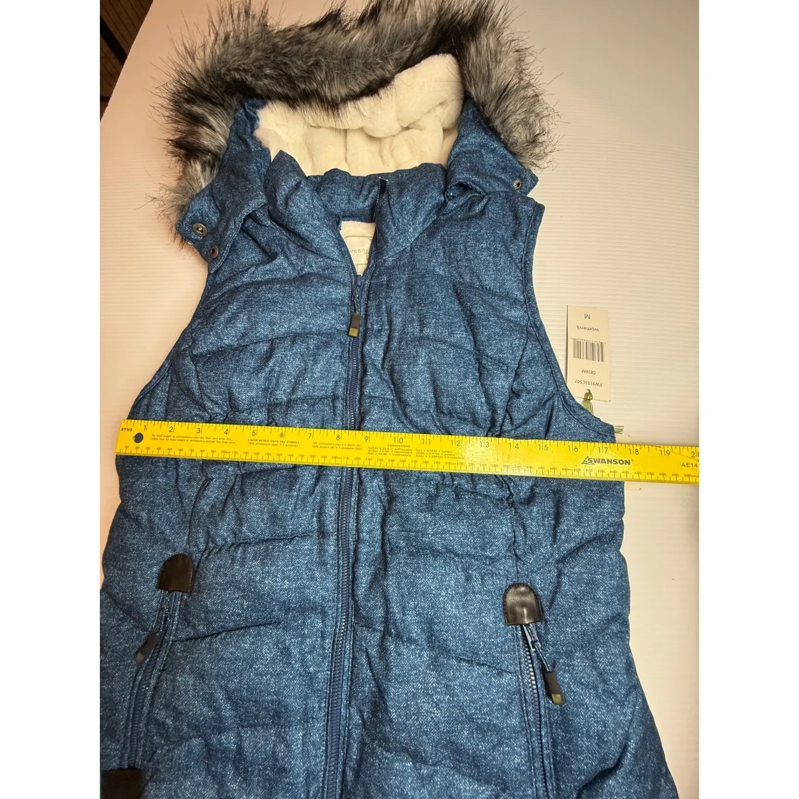 Green Tea Women's Denim Look Puffer Vest Hooded Faux Fur Trim Medium - Image 3