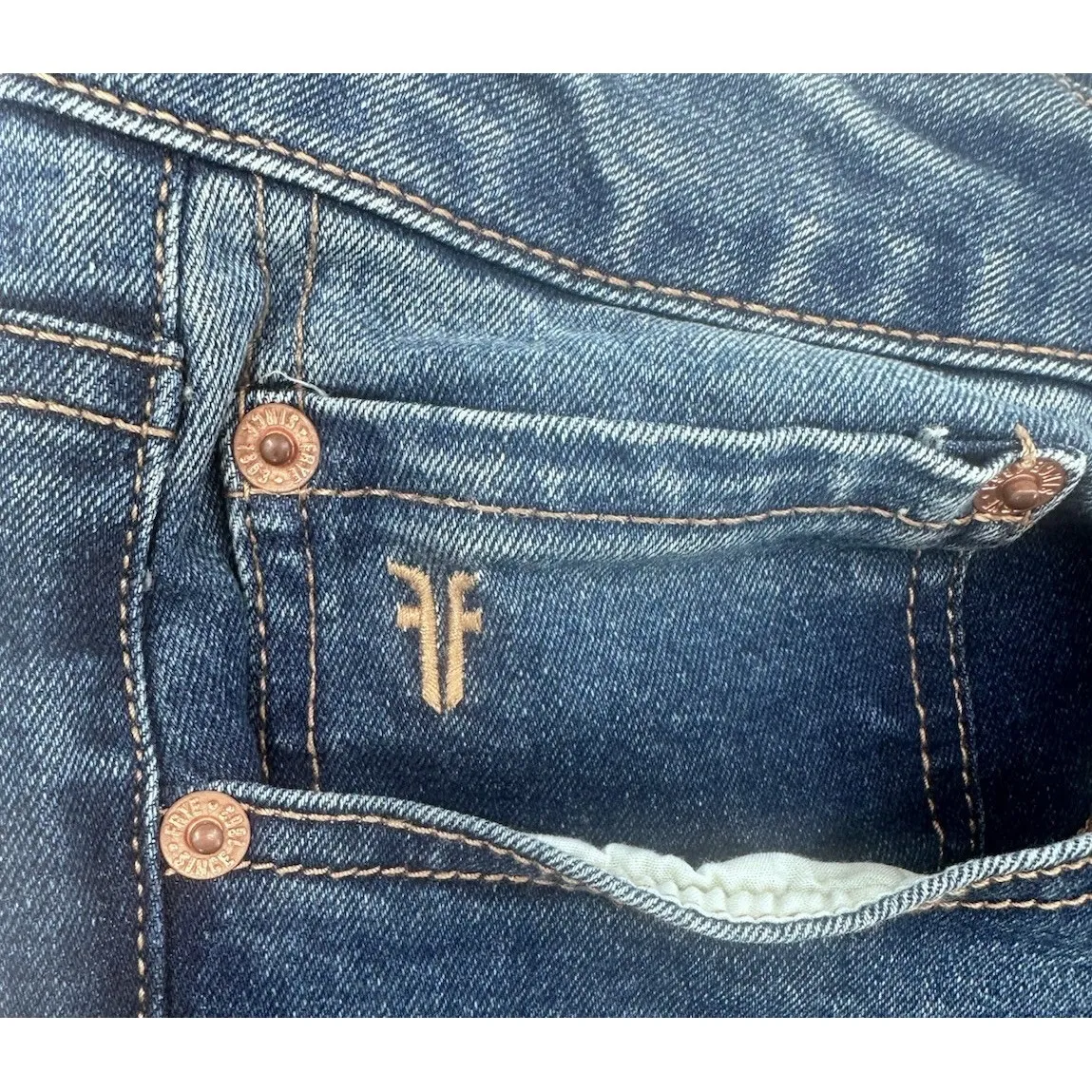 Frye Women's Med Wash High Rise Straight 5 Pocket Stretch Jeans Size 12/31 - Image 2