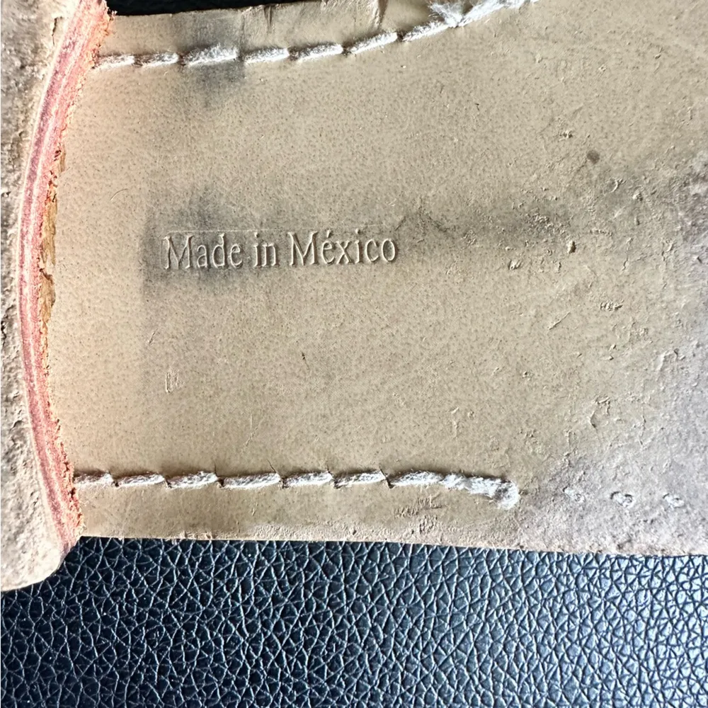 JACK ROGERS BLACK LEATHER WHIPSTITCH NAVAJO TOE POST THONG SANDALS - Image 9