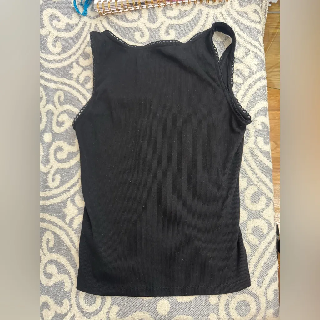 Women's Old Navy Size Small Tall V-Neck Lace Trim Black Tank Top - Image 5