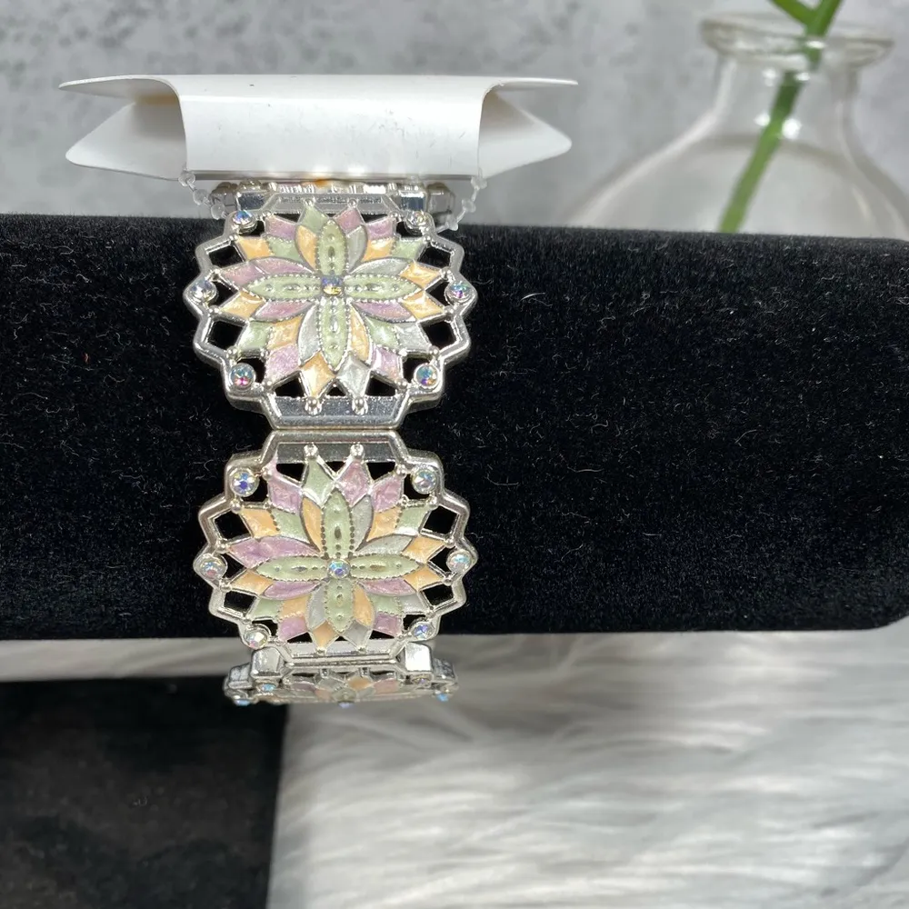 🆕 Color Brand Silver Geometric Design Bracelet - Image 3