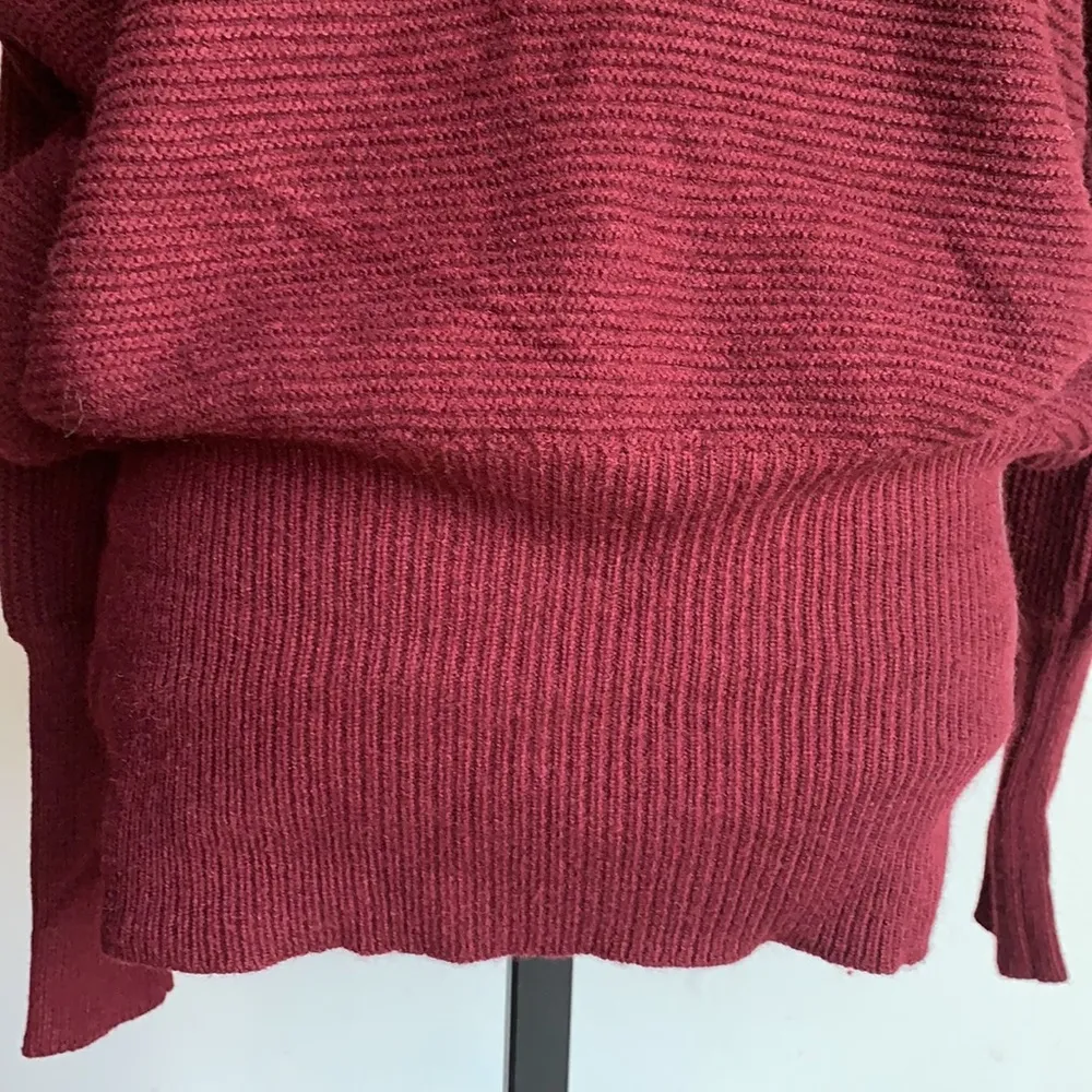 Suzanne Betro Lace Collar Burgundy Sweater Size L/XL NWT - Image 4