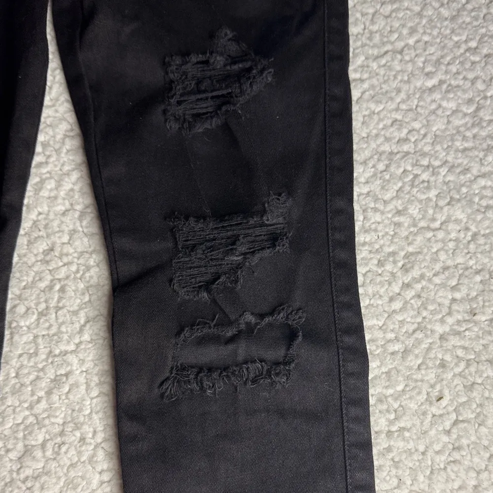 FITJEANS Women’s Regular Super Ripped High Waisted Skinny Jeans In Black - Image 5