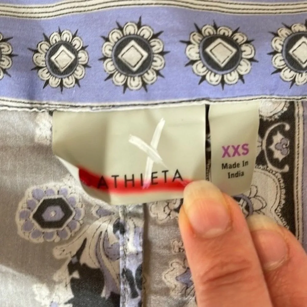 Athleta Nirvana Tunic Pancy Purple Ornate Top - Image 3