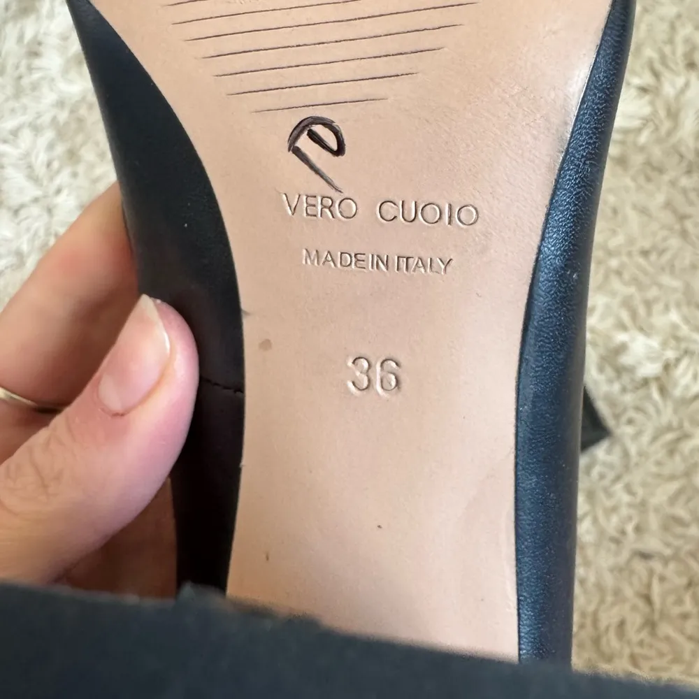 Iris & Ink Black Leather Women's Heels size 36 - Image 5